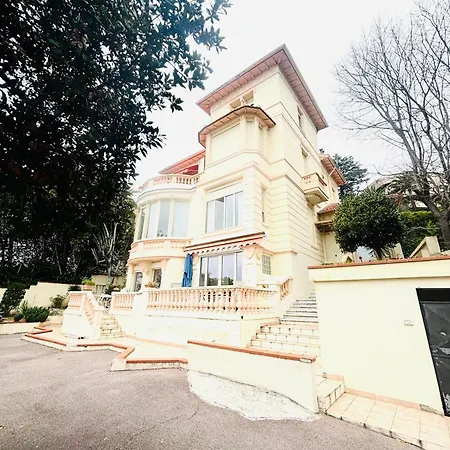 Reine - 尼斯